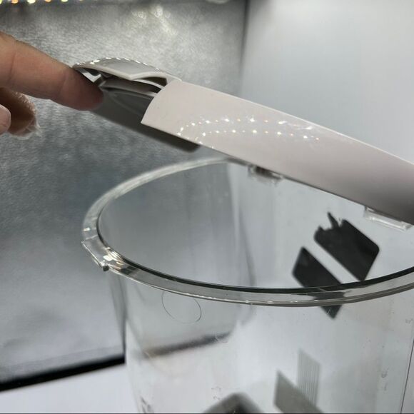 Boots & Barkley Dog Feeder 5 pounds holder dispenser bowl plastic pop lock lid - Picture 4 of 6